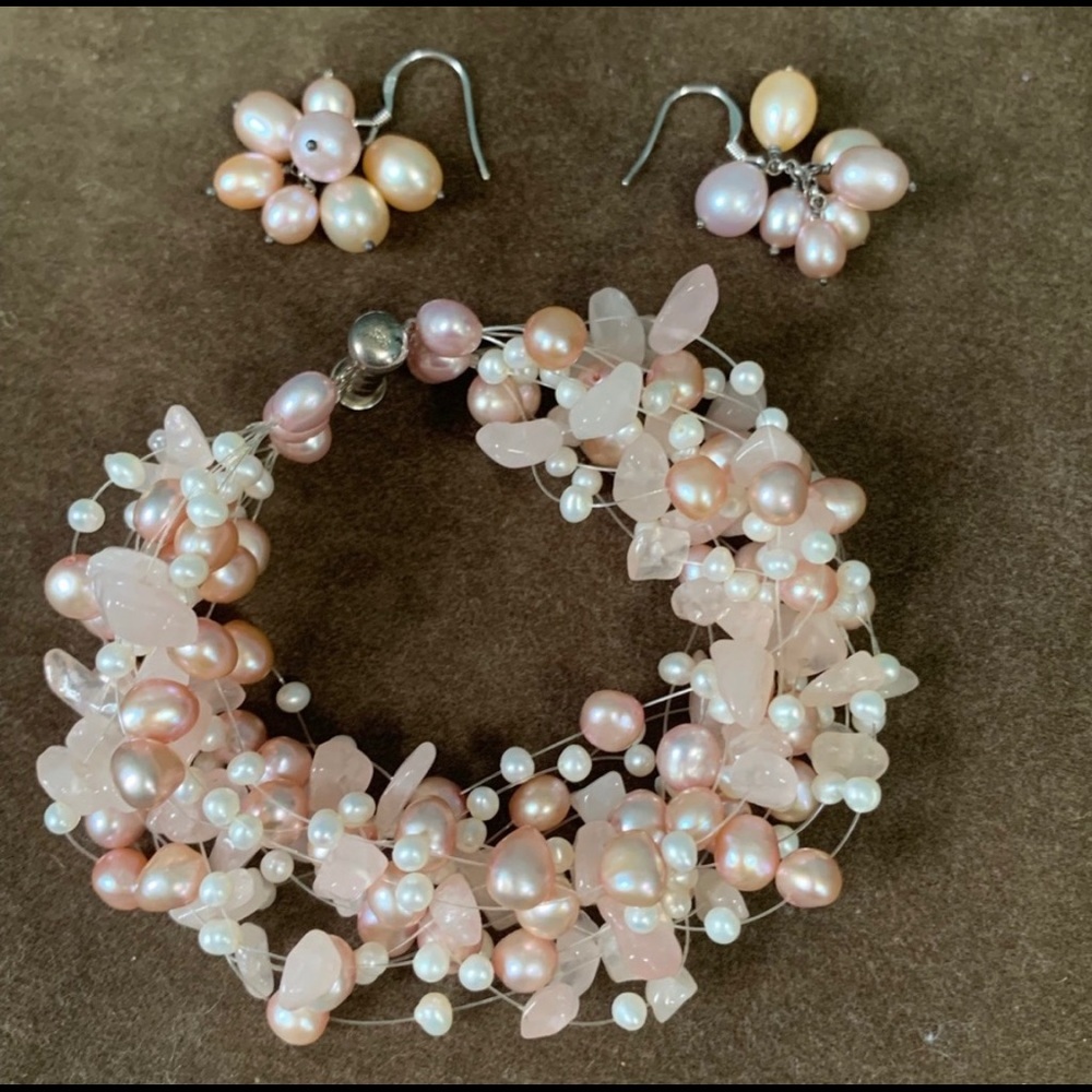 Iridescent bracelet and earrings